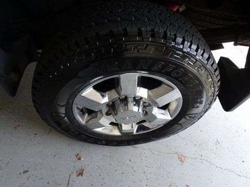 Used 2018 GMC Sierra 2500 SLE w/ Suspension Package, Off-Road image 27