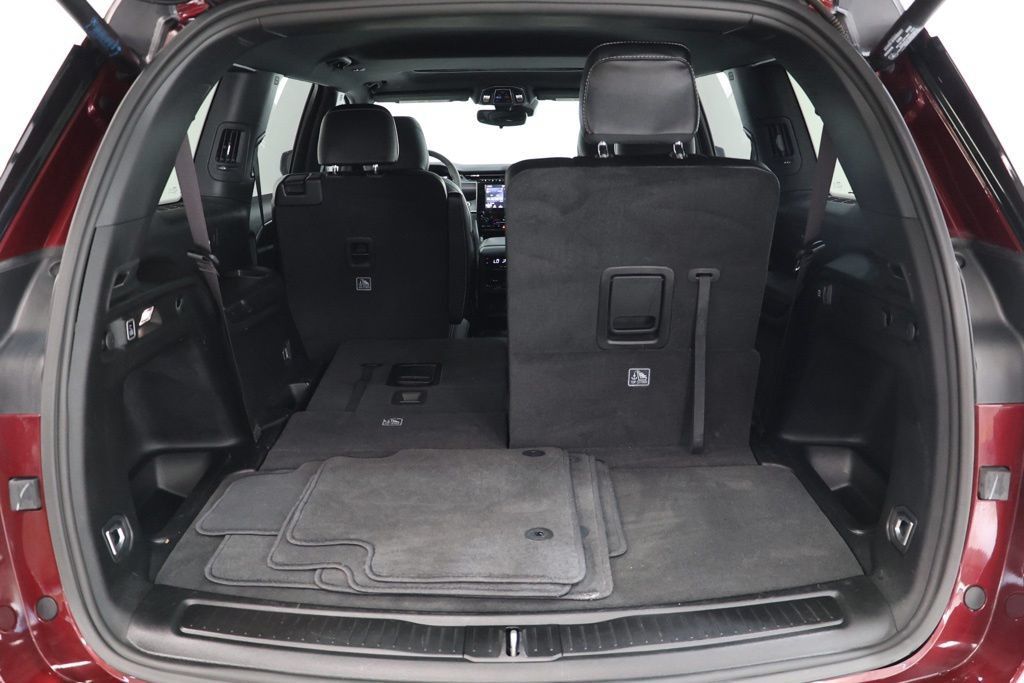 Used 2023 Jeep Grand Cherokee L Laredo AWD/4WD image 34