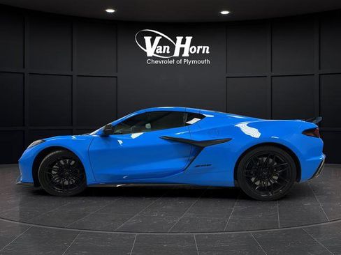 Used 2024 Chevrolet Corvette Z06 w/ Stealth Interior Trim Package RWD image 6