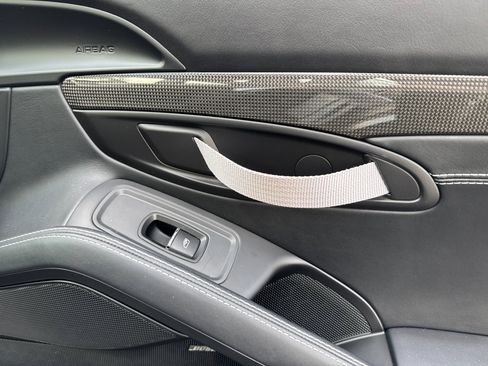 Used 2016 Porsche 911 R image 14