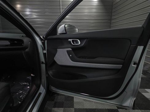 Used 2022 Polestar Polestar 2 w/ Performance Package image 31