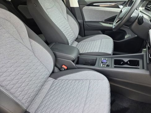 New 2026 Volkswagen Tiguan S FWD image 10