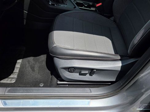 Certified 2023 Volkswagen Taos SE w/ Panoramic Sunroof Package FWD image 22