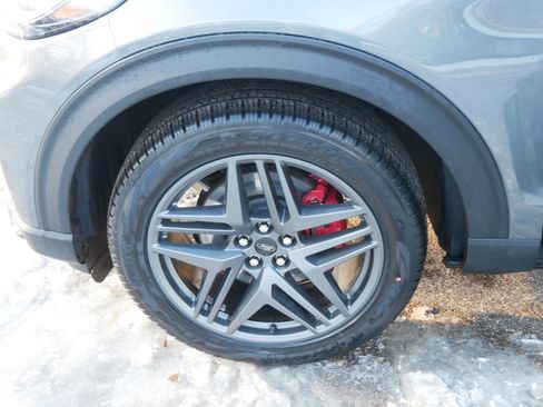 Used 2026 Ford Explorer ST-Line w/ ST-Line Street Pack image 15