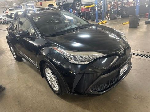 Used 2020 Toyota C-HR LE FWD image 3