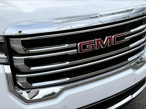 Used 2021 GMC Acadia SLE w/ Driver Convenience Package image 30