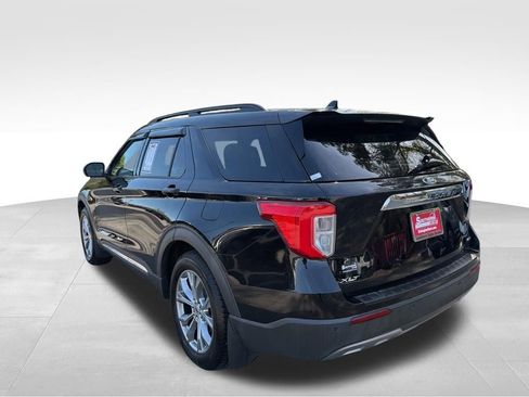 Used 2020 Ford Explorer XLT w/ Equipment Group 202A AWD/4WD image 3