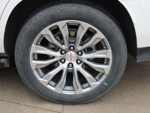 Used 2021 GMC Yukon Denali image 31