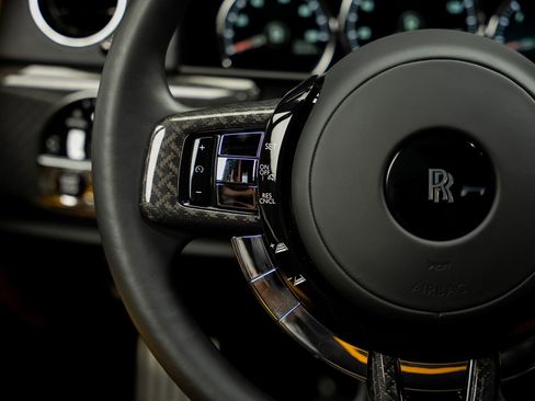 Used 2023 Rolls-Royce Cullinan Black Badge w/ Dark Exterior Package AWD/4WD image 45