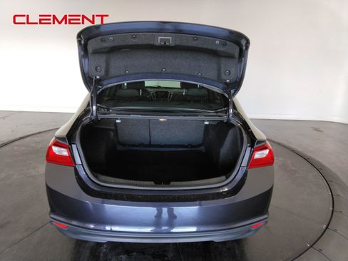 Used 2023 Chevrolet Malibu LS image 9