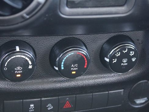 Used 2017 Jeep Wrangler Unlimited Sport w/ LED Lighting Group image 32