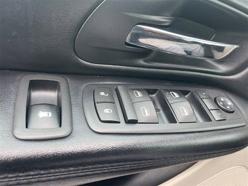 Used 2016 Dodge Grand Caravan SE w/ Quick Order Package 29E SE image 31