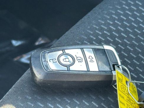 Used 2025 Ford Escape ST-Line AWD/4WD image 31