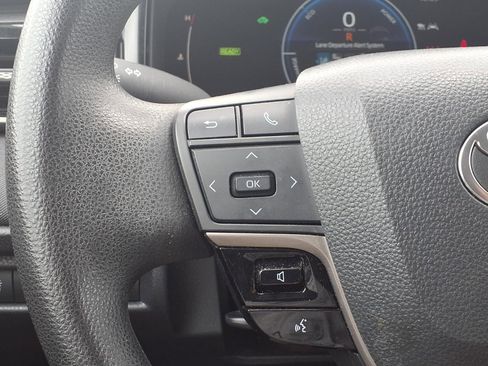 Used 2025 Toyota Camry LE FWD image 15