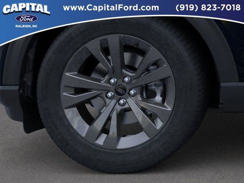 New 2024 Ford Explorer XLT w/ Equipment Group 202A image 19