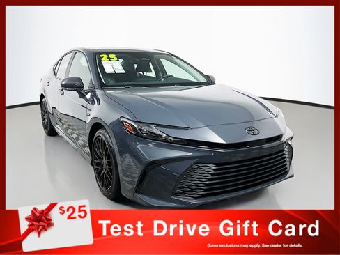 Used 2025 Toyota Camry LE w/ Convenience Package FWD image 1