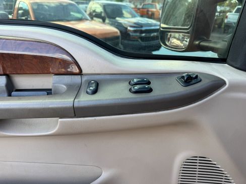 Used 2002 Ford F350 XLT image 14