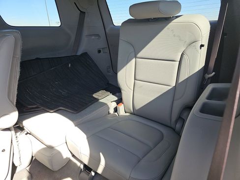 Used 2017 GMC Acadia SLT image 16