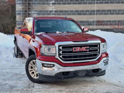 Used 2018 GMC Sierra 1500 SLE w/ SLE Value Package AWD/4WD image 3