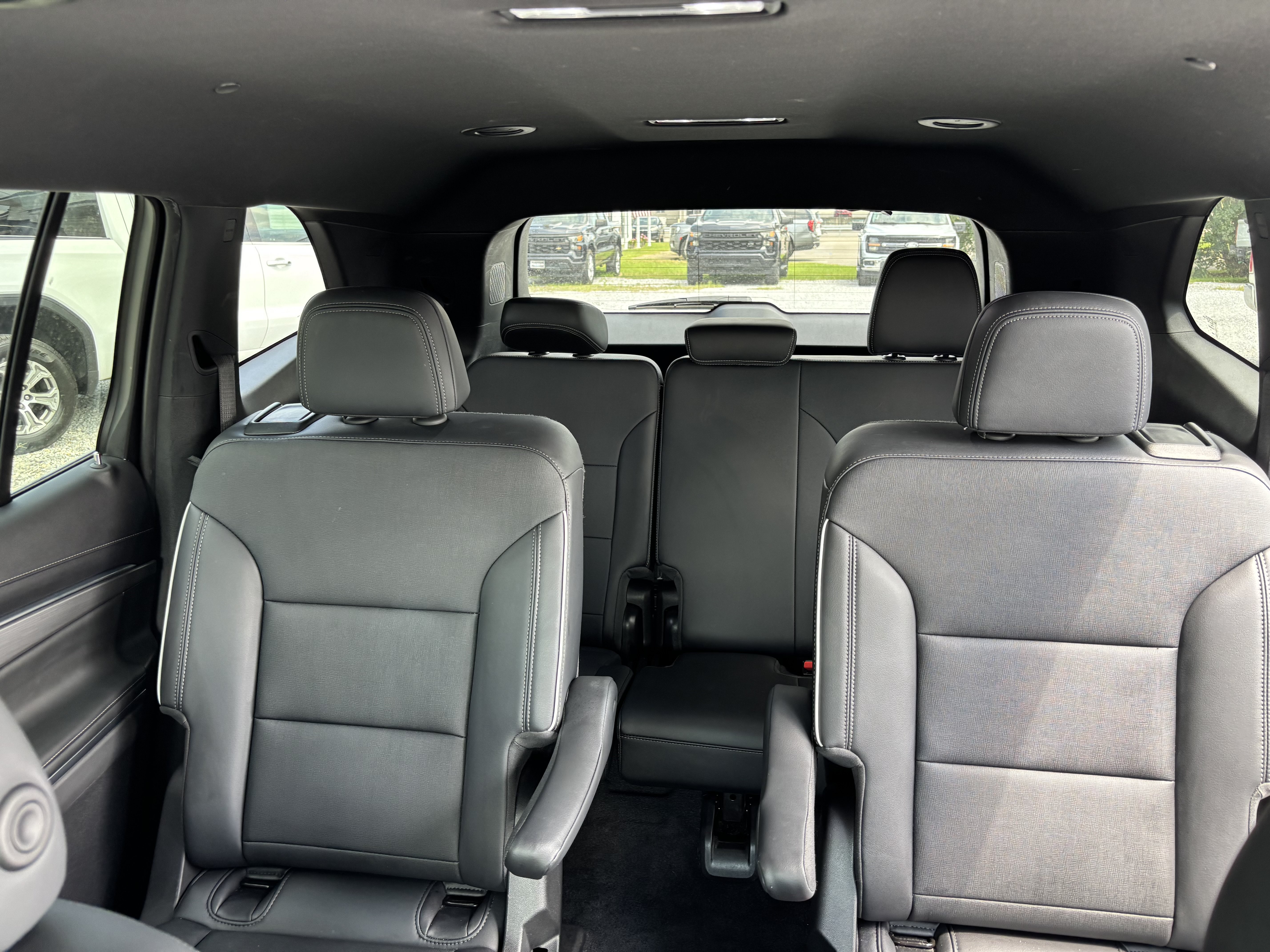 Used 2025 Buick Enclave Preferred AWD/4WD image 8