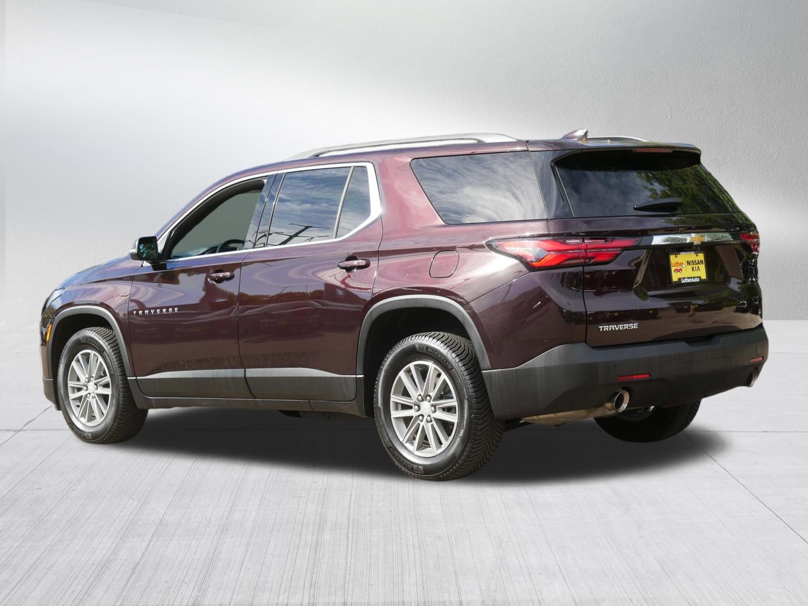 Used 2023 Chevrolet Traverse LT FWD image 5