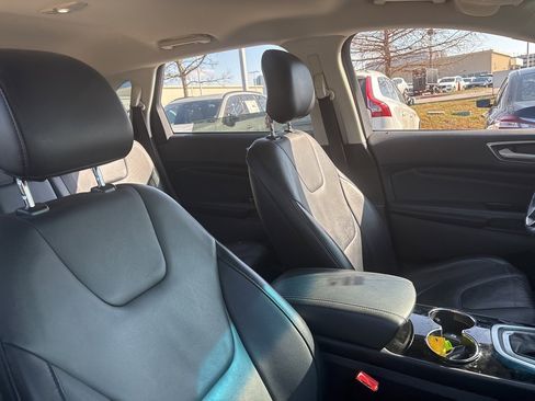 Used 2016 Ford Edge Titanium image 11