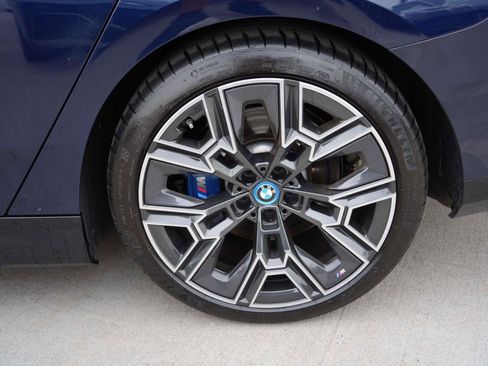 Used 2025 BMW i5 xDrive40 w/ Executive Package image 6