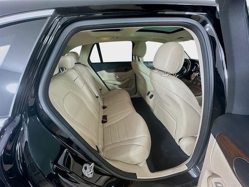 Used 2022 Mercedes-Benz GLC 300 4MATIC image 37