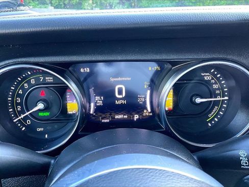 Used 2023 Jeep Wrangler Unlimited Sahara w/ Cold Weather Group AWD/4WD image 24