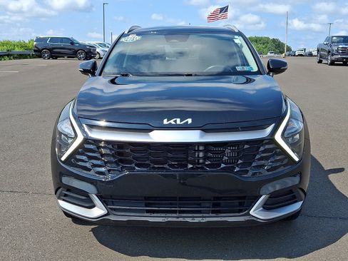 Used 2023 Kia Sportage EX AWD/4WD image 2