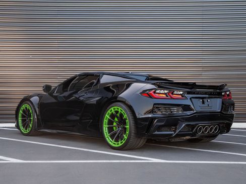 Used 2024 Chevrolet Corvette Z06 RWD image 2