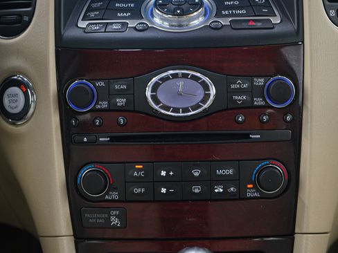 Used 2017 INFINITI QX50 AWD w/ Premium Plus Package image 15