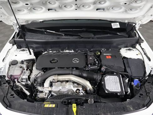 New 2026 Mercedes-Benz GLB 250 image 9