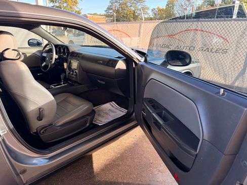 Used 2010 Dodge Challenger R/T image 22