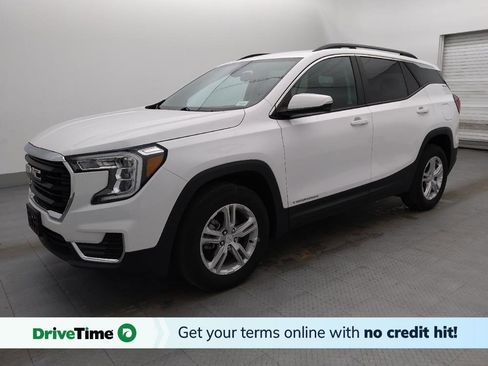 Used 2024 GMC Terrain SLE w/ Driver Convenience Package image 1