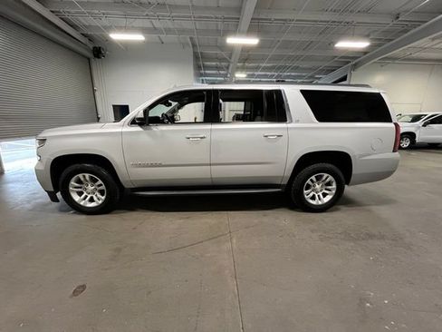 Used 2020 Chevrolet Suburban LT RWD image 6