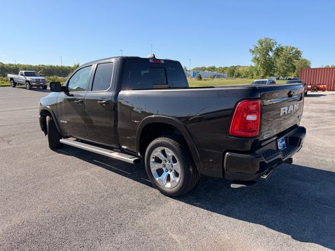 Used 2025 RAM 1500 Big Horn AWD/4WD image 4