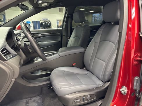 Used 2024 Buick Enclave Essence w/ Sport Touring Edition image 9