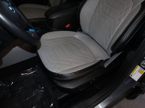 Certified 2023 Ford Escape Platinum w/ Premium Technology Package AWD/4WD image 33