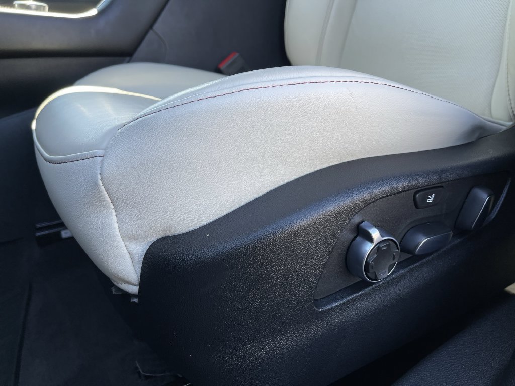 Used 2022 Cadillac XT4 Sport AWD/4WD image 21