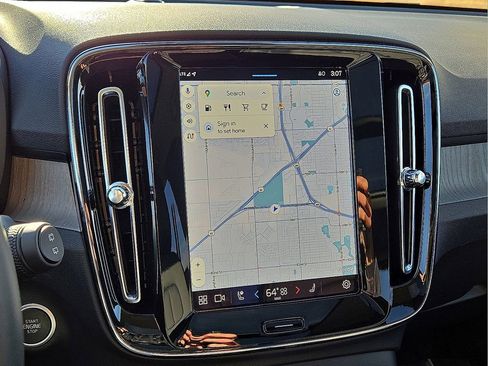 Certified 2025 Volvo XC40 B5 Core image 28