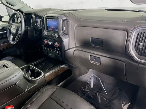 Used 2022 GMC Sierra 3500 Denali w/ Denali Black Diamond Edition image 24