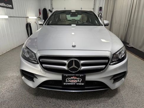 Used 2018 Mercedes-Benz E 300 4MATIC image 2