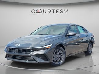 New 2025 Hyundai Elantra Hybrid FWD 360° Tour