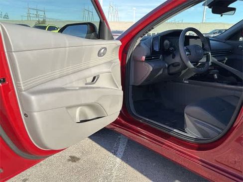 Certified 2025 Hyundai Elantra SEL image 10