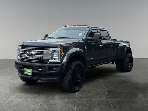 Used 2019 Ford F450 Platinum w/ Platinum Ultimate Package image 3