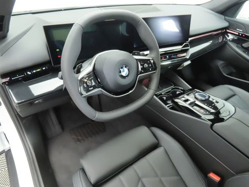 Certified 2025 BMW 530i 530i image 10
