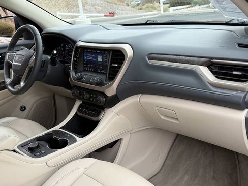 Used 2023 GMC Acadia Denali image 28