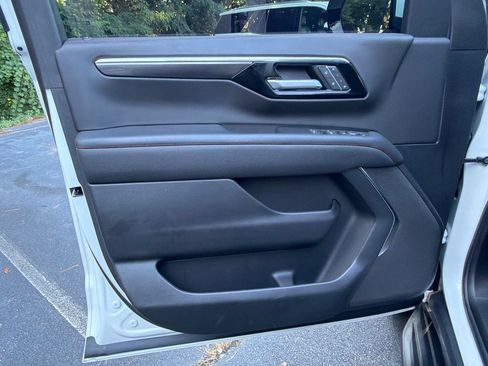 Used 2025 Chevrolet Suburban RST RWD image 10