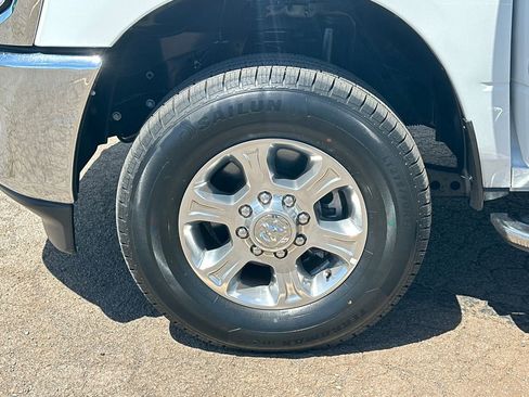 Used 2024 RAM 2500 Big Horn AWD/4WD image 12